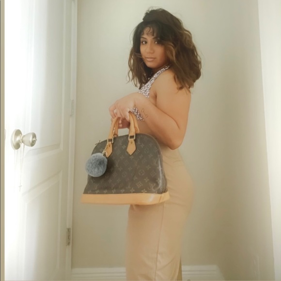 Meet your Posher, Coranisa - Picture 5 of 12